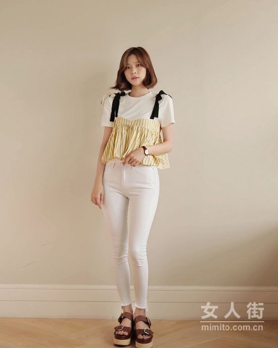 白T穿出女神范兒 7種基礎(chǔ)穿法時髦一整夏