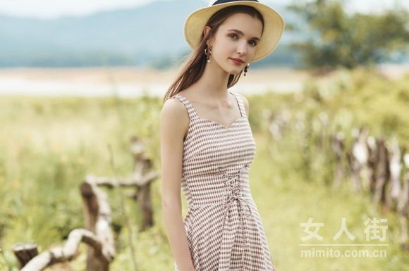 Get吊帶連衣裙，輕松展現(xiàn)女人魅力。
