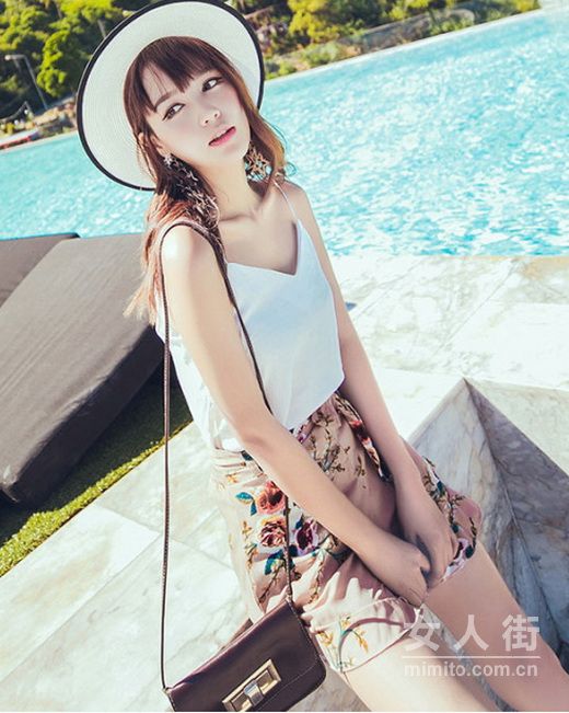 吊帶外穿不好嗎？今夏明明很時髦！